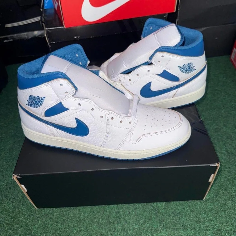 Jordan 1 mid SE white blue Size 13